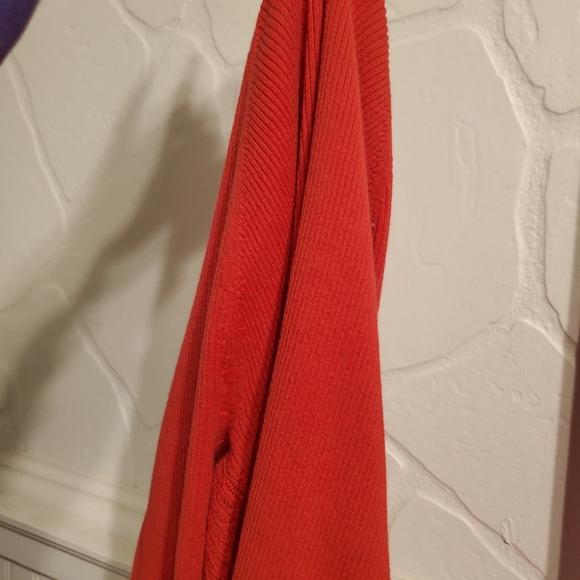 Victoria's Secret Knit Red Sweater Hook and Eye Shoulder Detail sz Small fitted - Picture 10 of 10